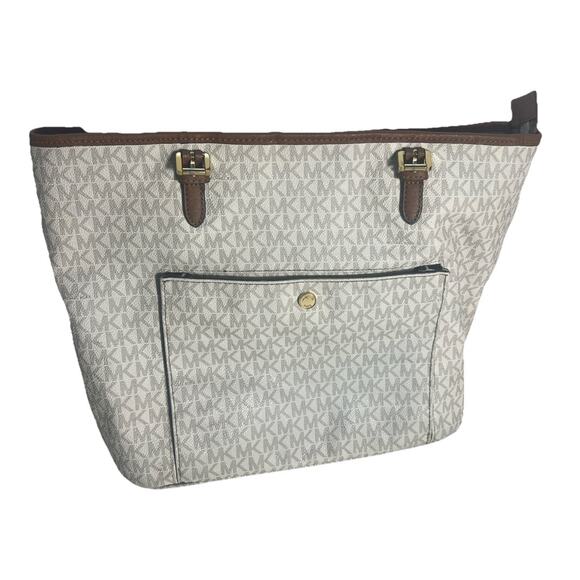 Michael Kors Handbags - Michael Kors Jet Set Large Snap Pocket Top Zipper Tote No Shoulder Strap - Used